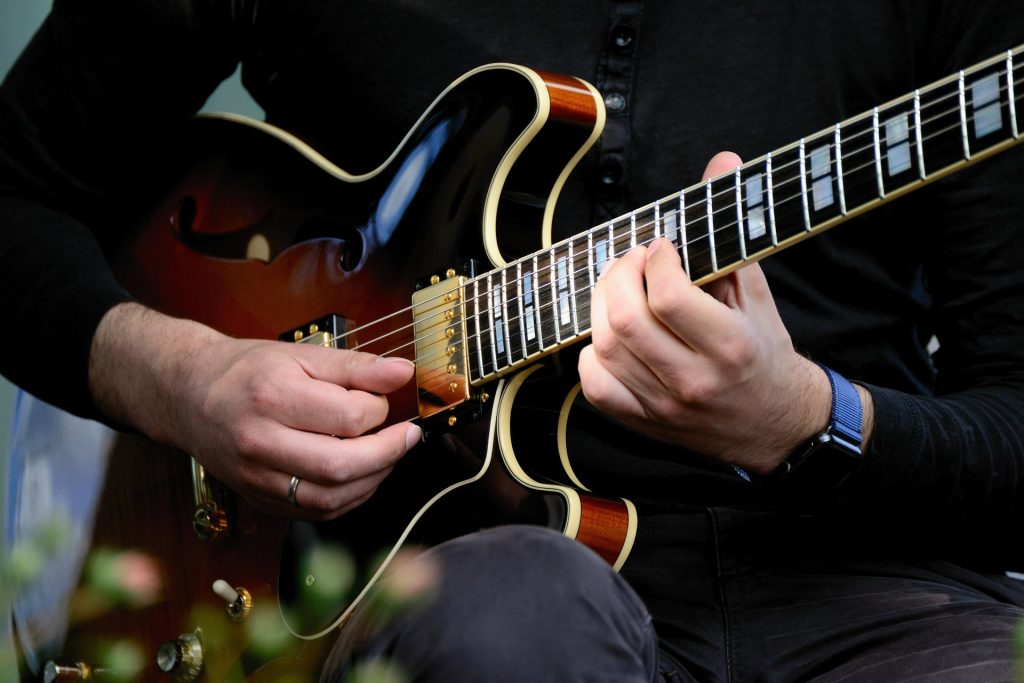 guitar-4280306_1920 guitar-4280306_1920